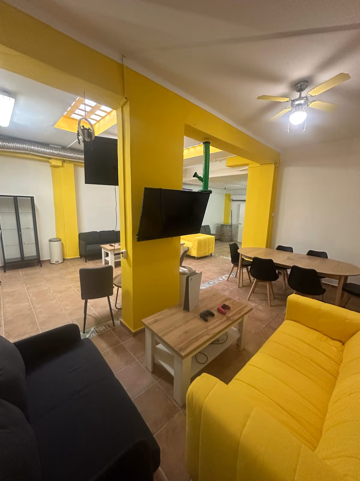 #718 The Sun Social Club in Porto Cristo interior