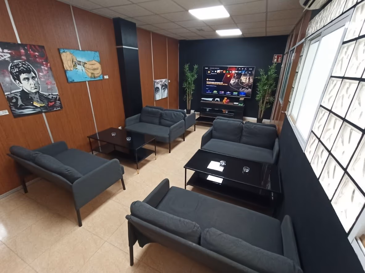 #772 PlugHouse in Llevant interior